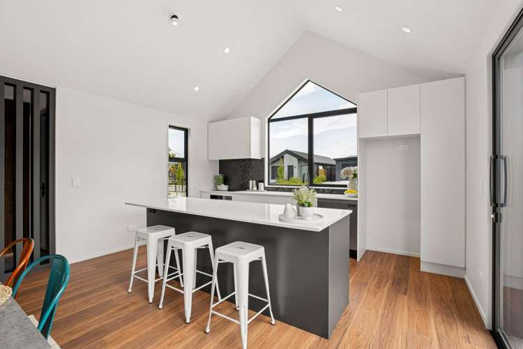 8 Tussock Way_4