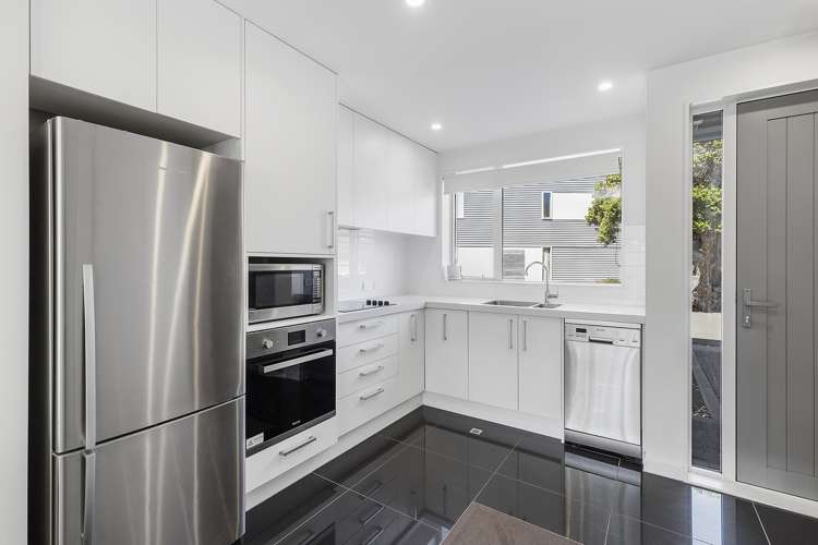 4/2 Stone Street Miramar_4