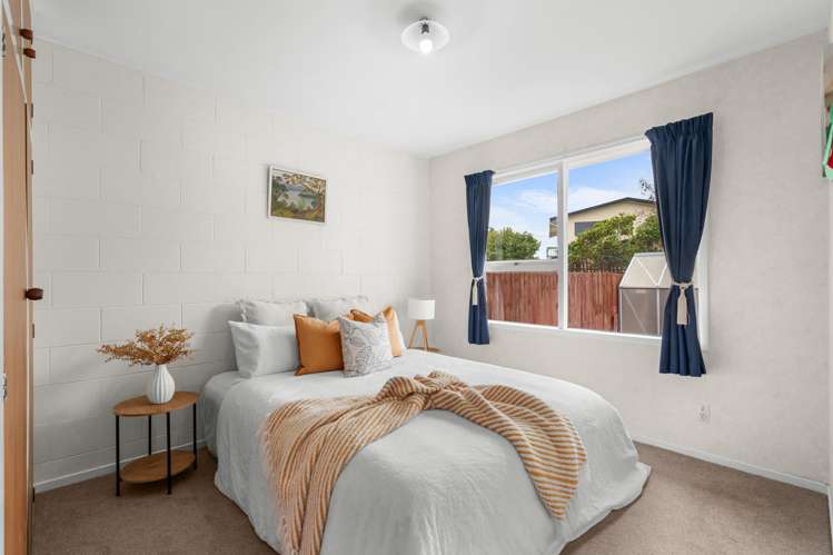 1/6 Valerie Place Redwood_8