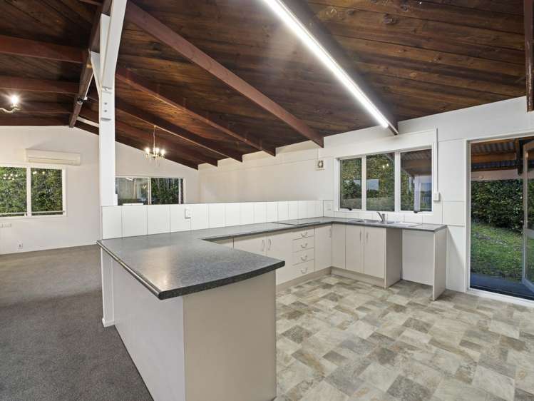 10 Lilburn Crescent Massey_72