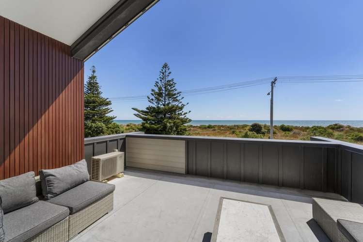 2 Kowhai Street Otaki Beach_21