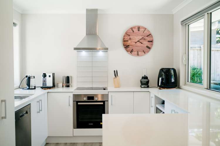 9b Cross Street Drury_5