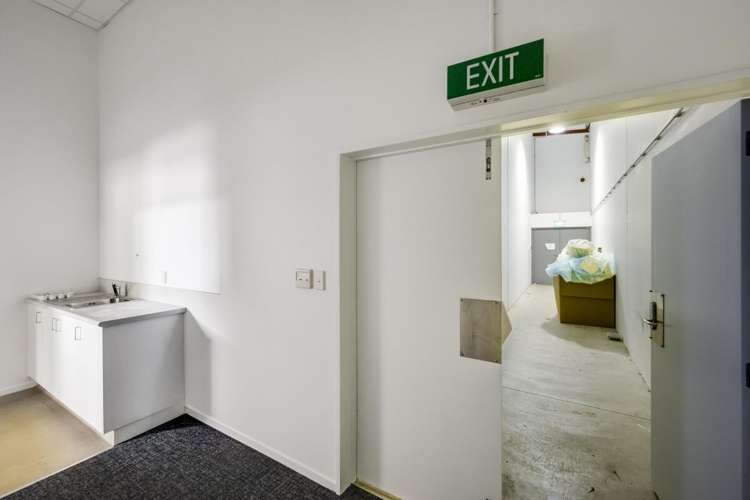 215 Russell Street North Hastings Central_9