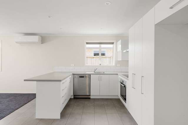 2/180 Burns Street Leamington_4