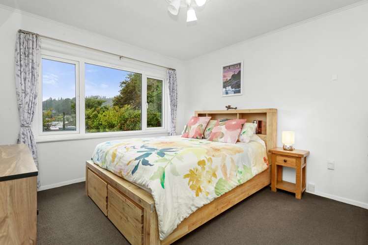 8 Lees Grove Wainuiomata_6