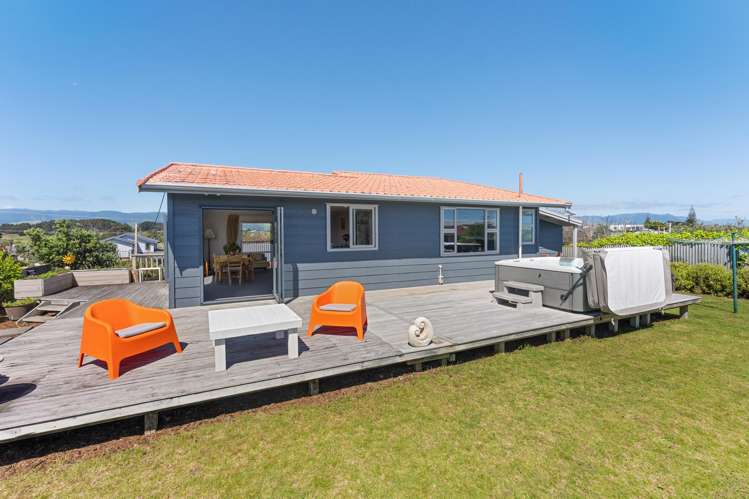 17 Moana Street Otaki Beach_1