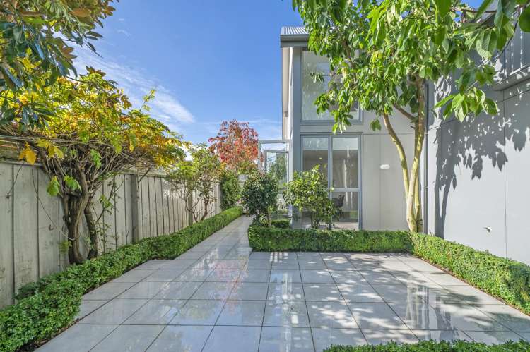 4/1010 Colombo Street Saint Albans_24