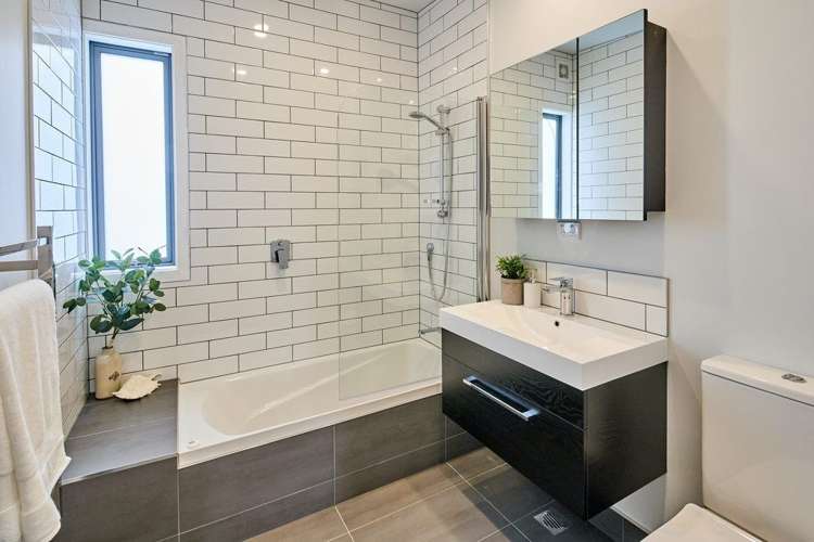 17/30 Monowai Road Johnsonville_14