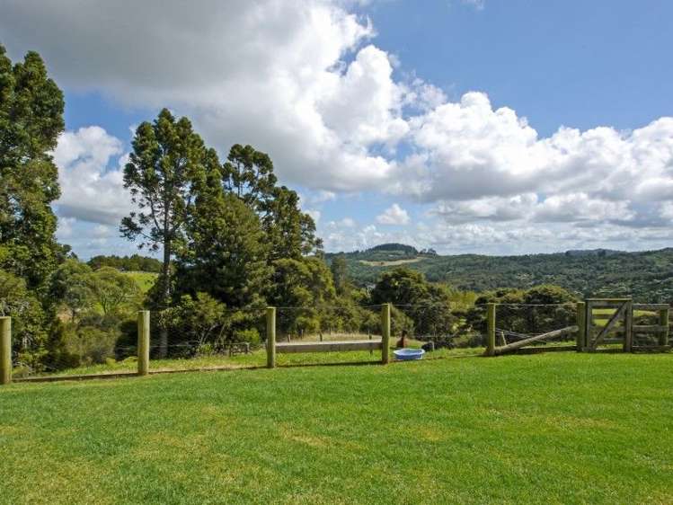 215 Judge Richardson Drive Opaheke_4