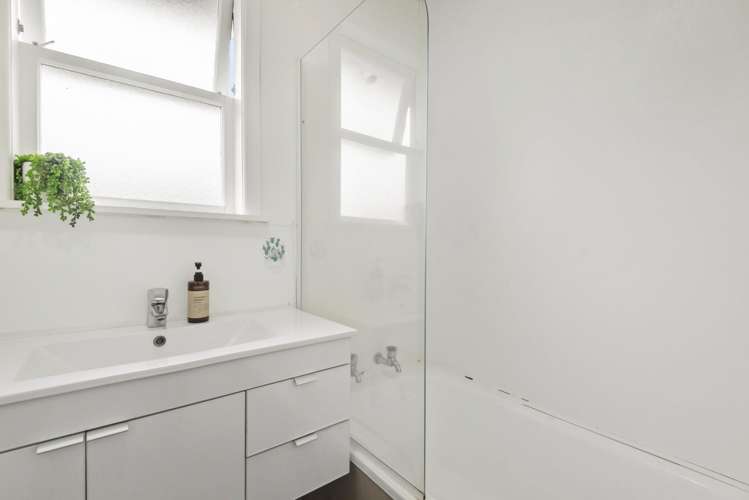 72 Blakeborough Drive Forrest Hill_10