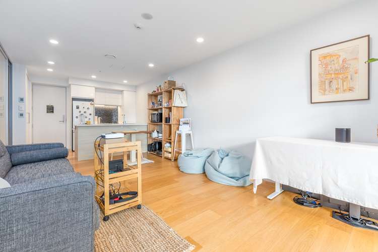 207/10 Lion Place Epsom_6