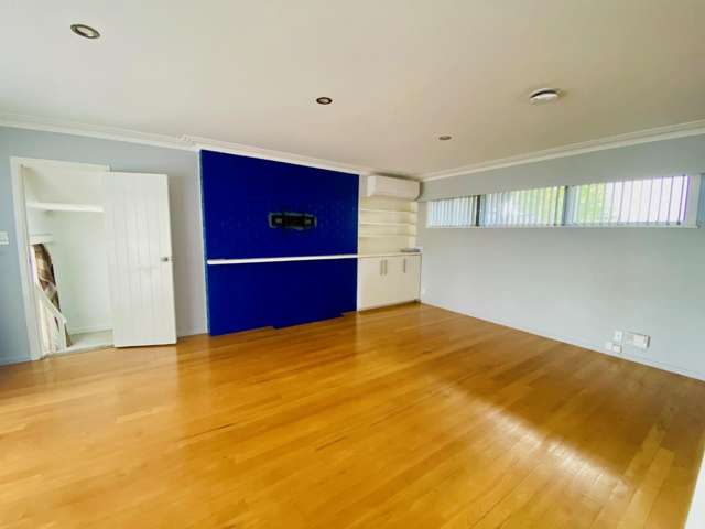 53 David Avenue 10668_2