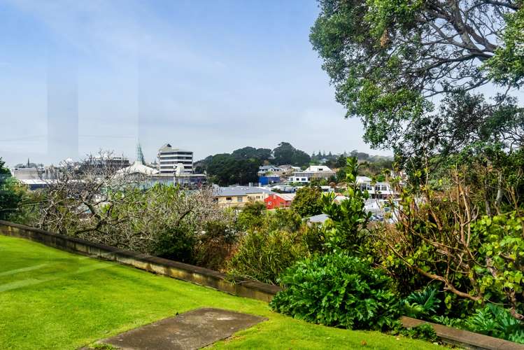 2/53 Young Street New Plymouth Central_11