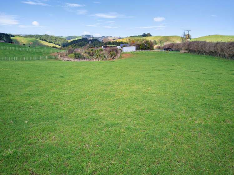 131 Tiromoana Road Eltham_7