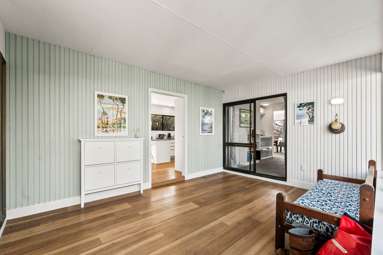 64A Mission Road_4