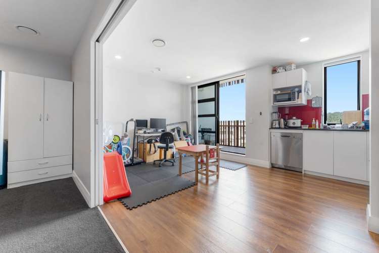 512/22 Library Lane_5