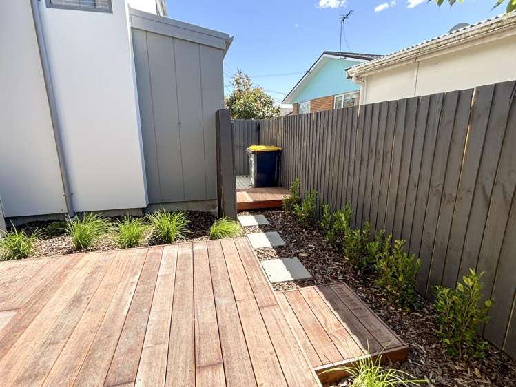 2/6 Strauss Place Somerfield_7