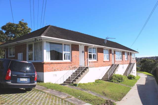 2/61 Ocean View Road Northcote_1