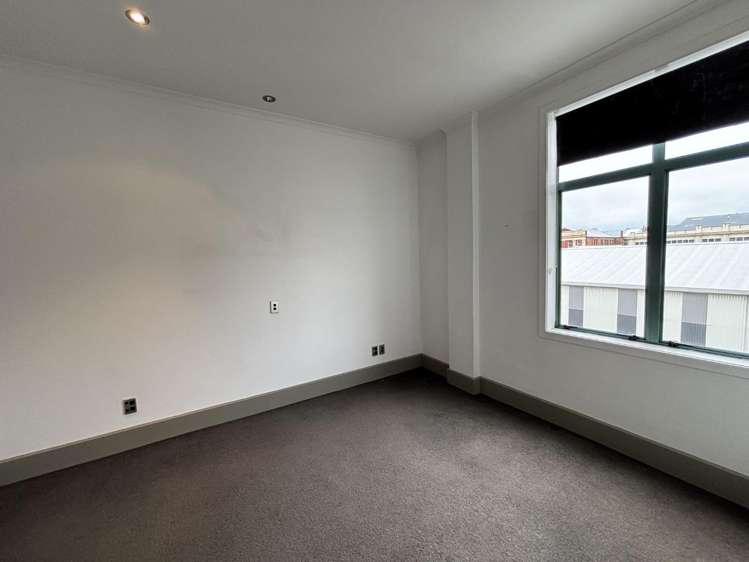 25/2 Victoria Ave City Centre_9