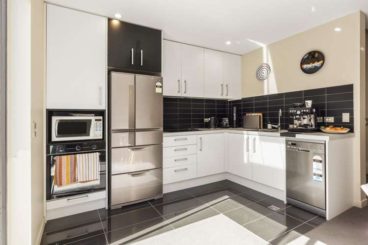 20/8 Thatcher Crescent Crofton Downs_3