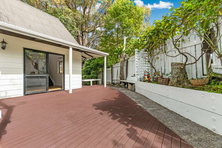 2/19 Poto Street Te Atatu South_1