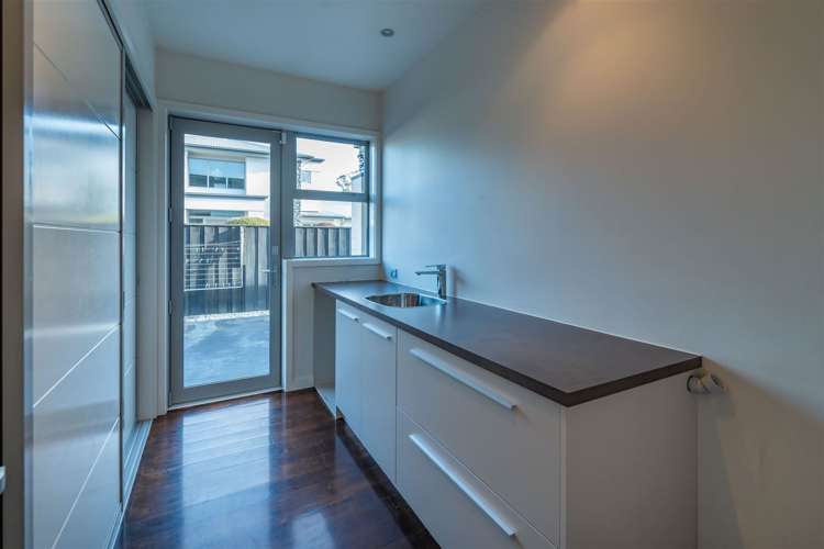 140 Hussey Road Northwood_25