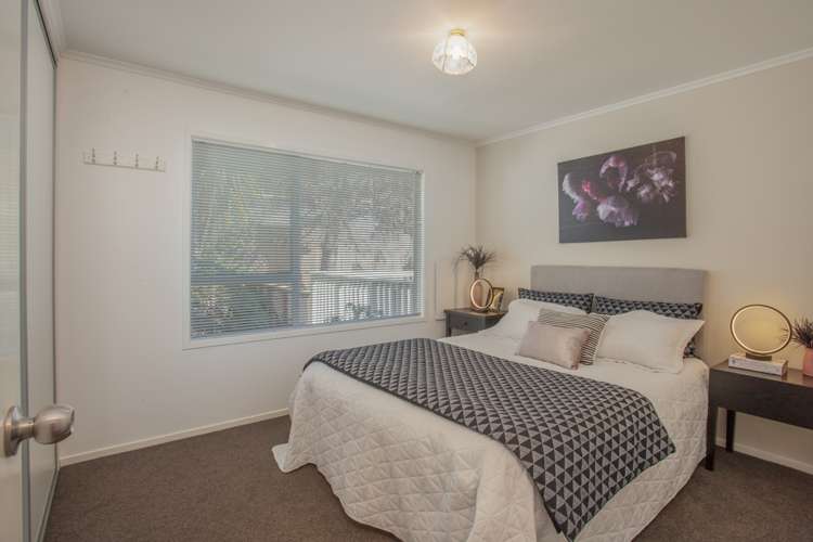 27 Puketitiro Street Glen Eden_14