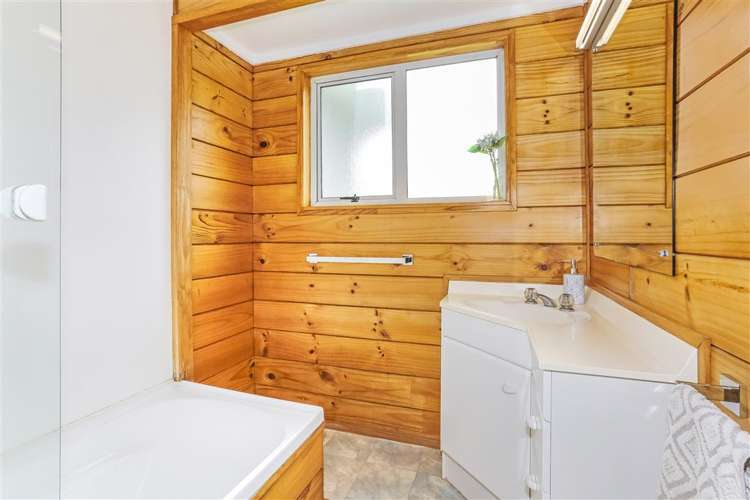 37 Muirfield Street Wattle Downs_18