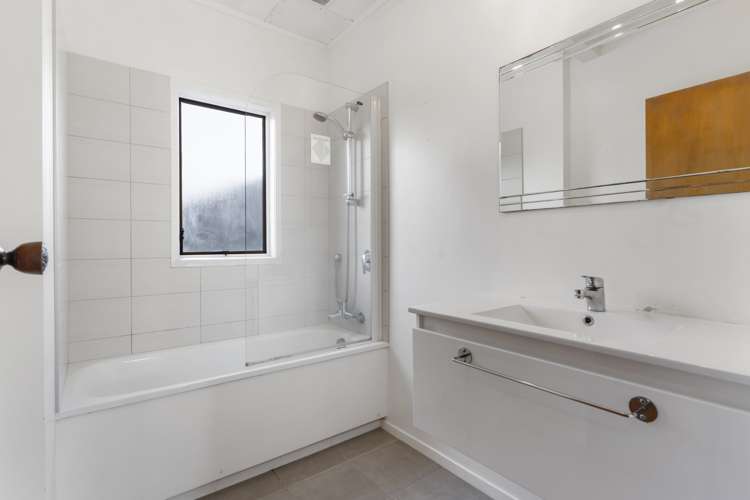 36 Graham Avenue Te Atatu Peninsula_13