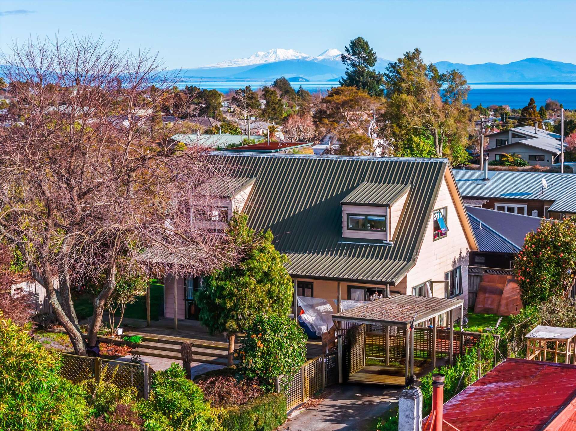 2/202 Taharepa Road Central_0