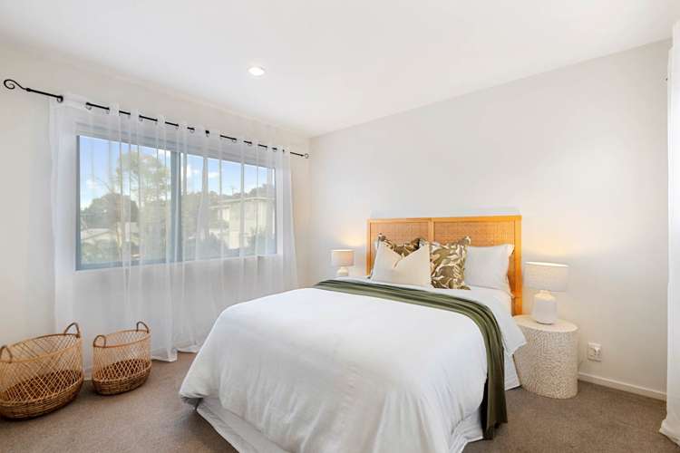 2/253 Wairau Road Totara Vale_14