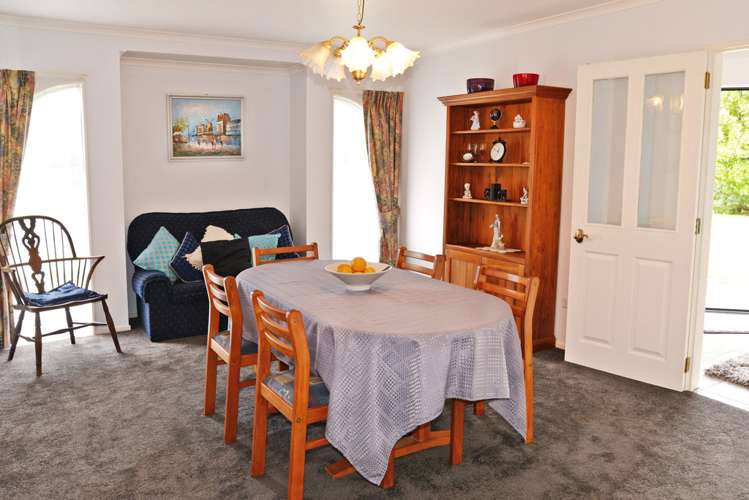 2 Flora Place Wattle Downs_19