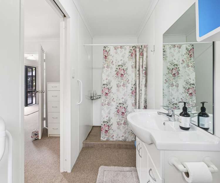 11 Chingford Road Lake Rotoma_13