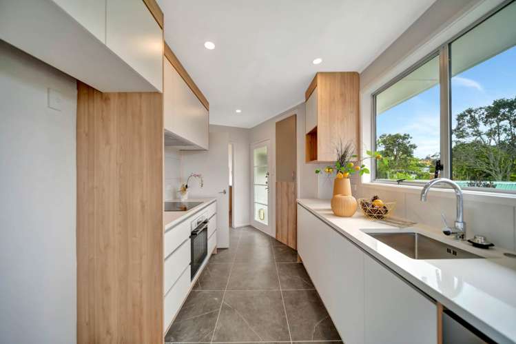 7 Erica Road Sunnynook_7