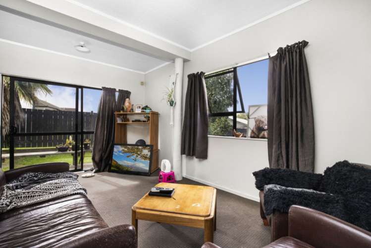 6 Southview Place Wattle Downs_7