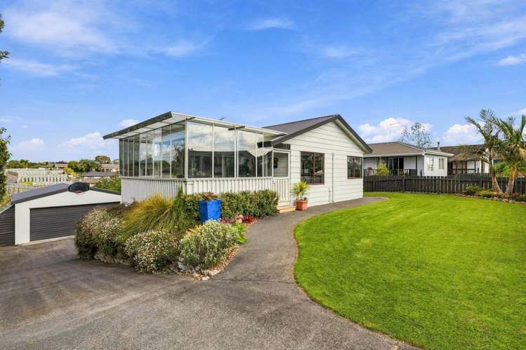 55 Edgewater Parade Waiuku_1