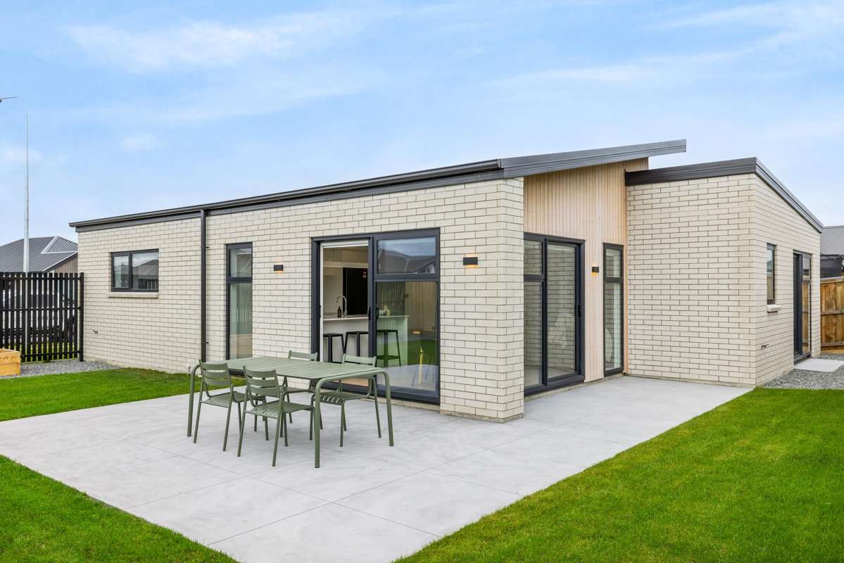 11-17 Greig Crescent - Lifestyle Villas_3