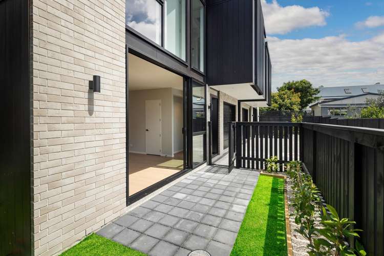 2/4 Norrie Avenue Mount Albert_17