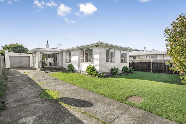 6 Kawatiri Grove Wainuiomata_8