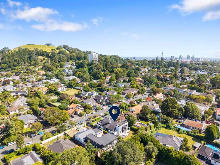 8 Shipherds Avenue Epsom_12