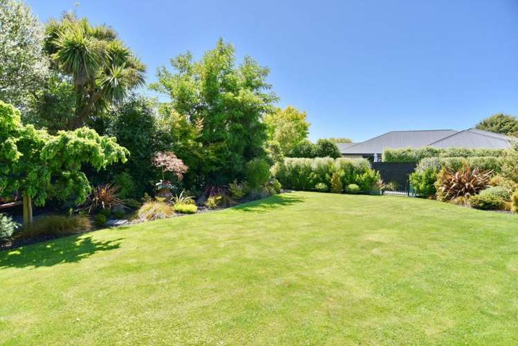 10 Glastonbury Drive Burwood_5