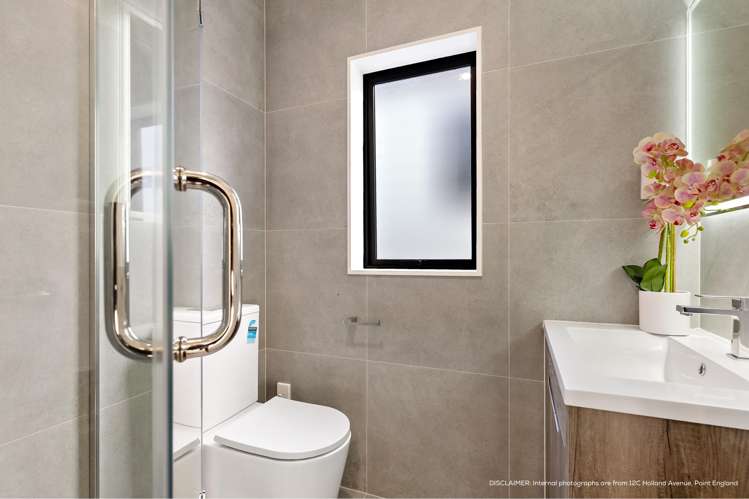 12A Holland Avenue Point England_11