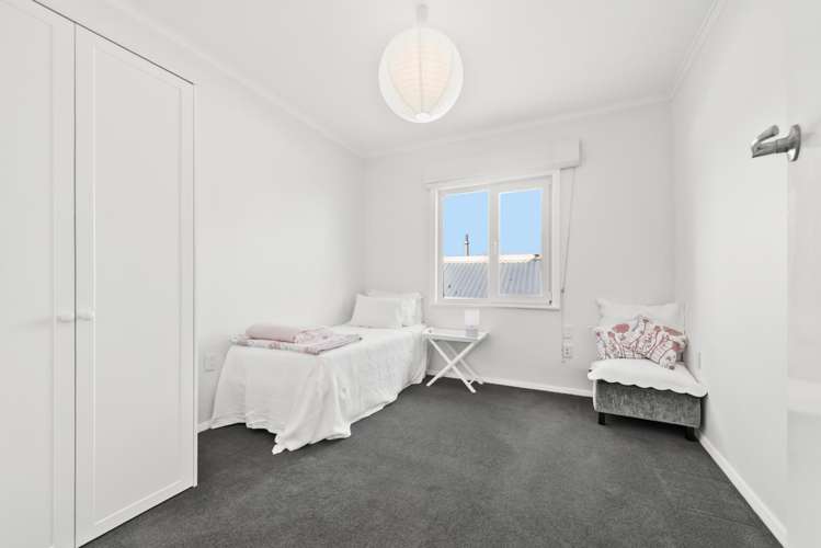 48 Gurney Road Kelson_19