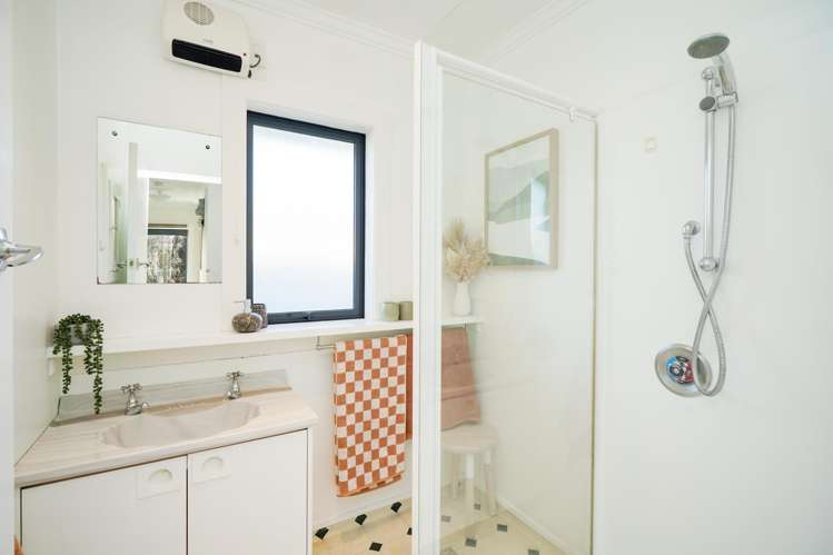 233 Crawford Street Glengarry_10