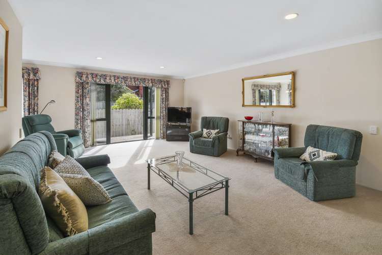2/5 Ribbonwood Crescent Goodwood Heights_25