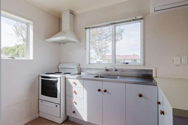 32a Robinson Crescent Westbrook_1