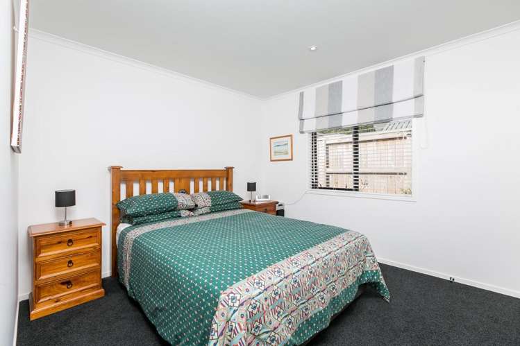 221 Lakes Boulevard Pyes Pa_17