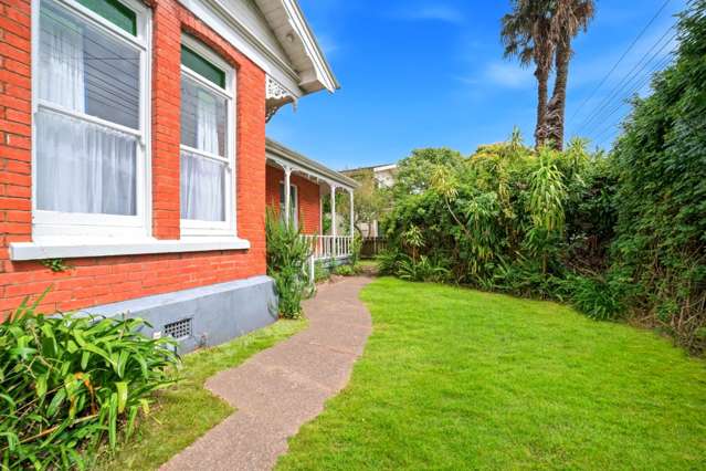 96 & 96A Queen Street Northcote Point_1