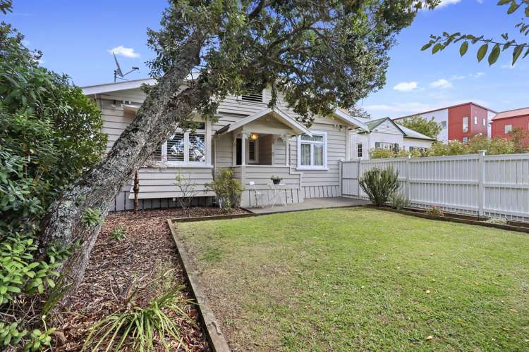 8 Hammond Street 10463_15