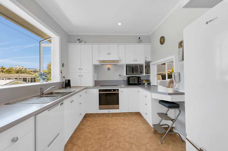 84 Great North Road Saint Johns Hill_24